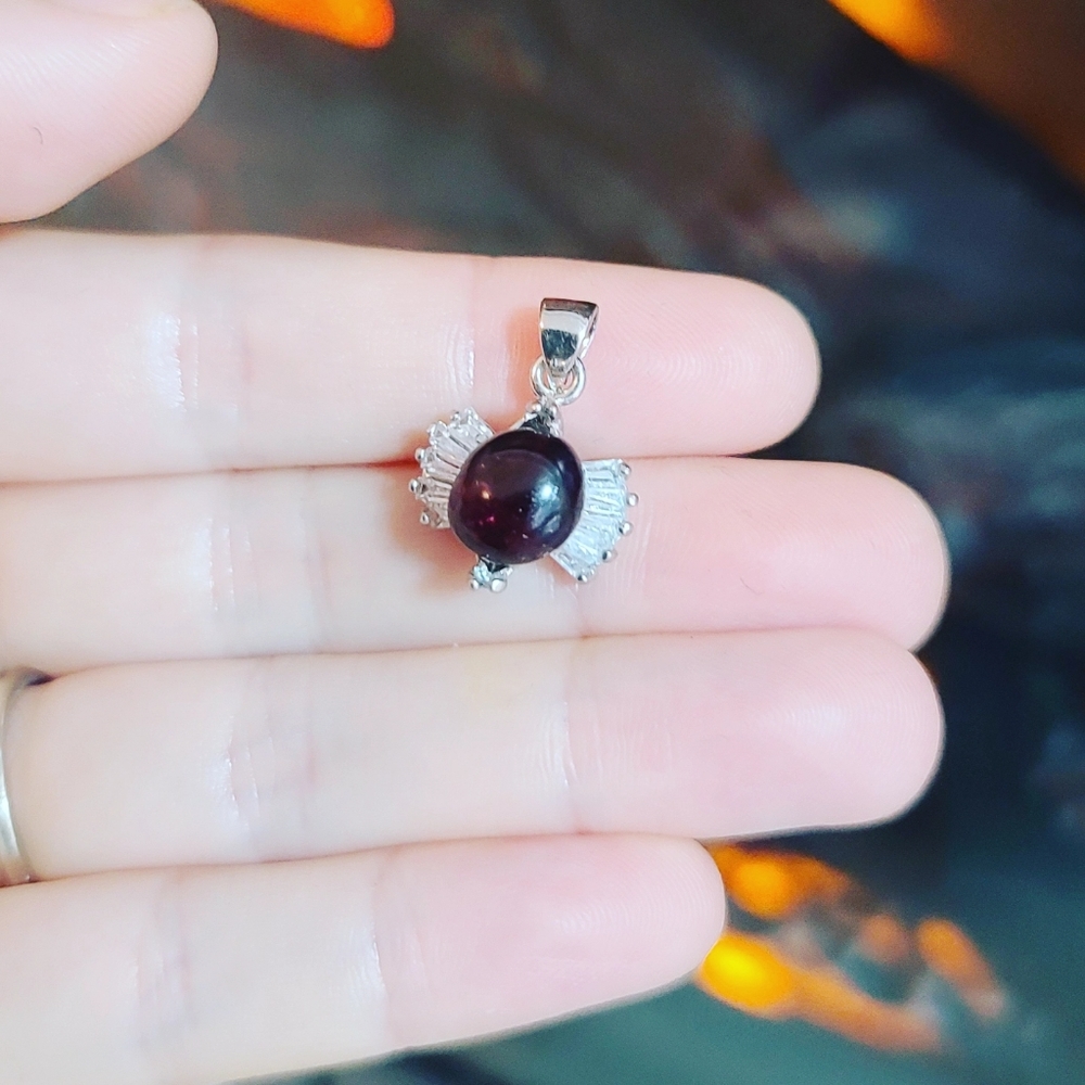 Cute Garnet Pendant with Rhinestones